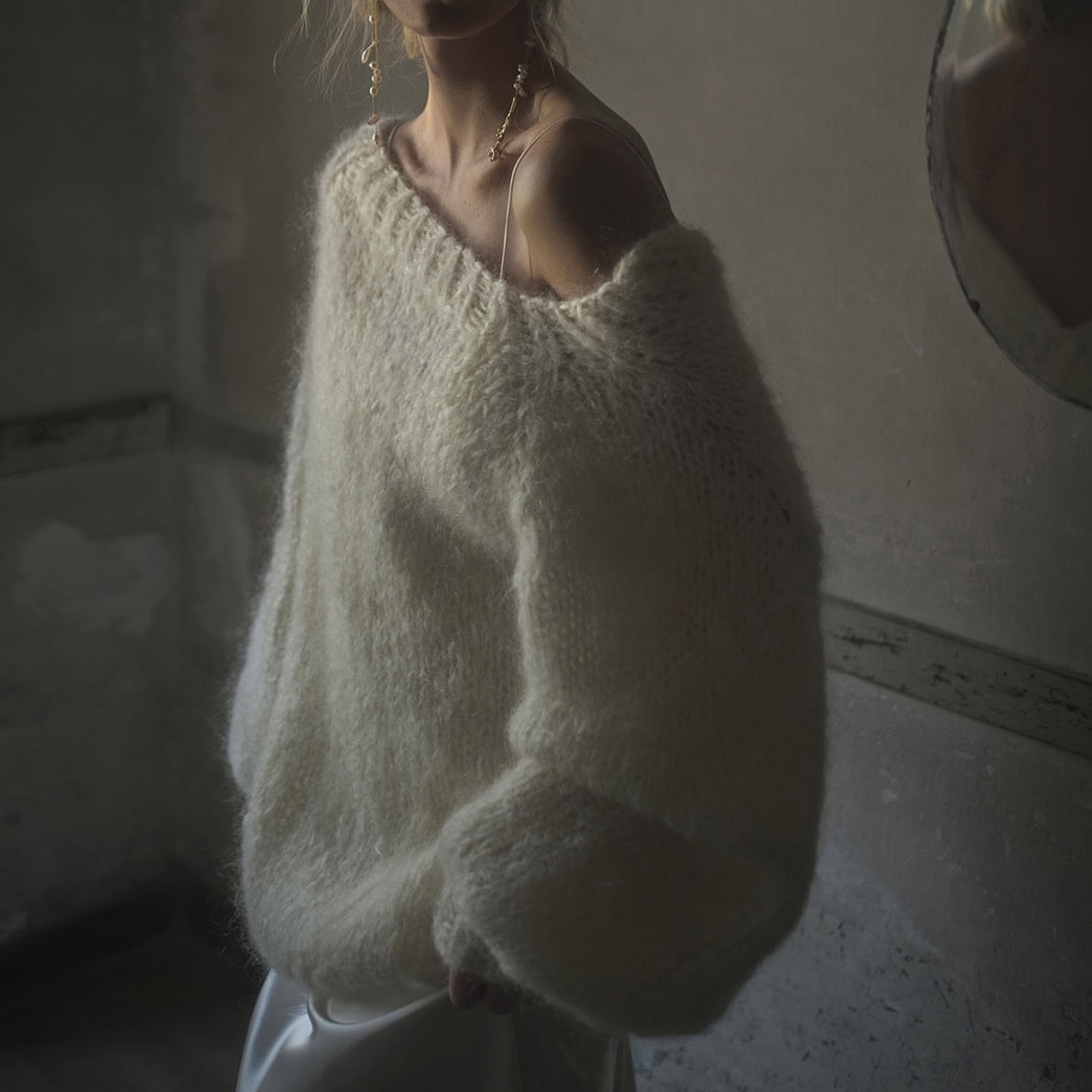 Mujer con jersey de punto