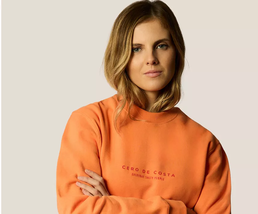 Parte delantera de una sudadera de la marca